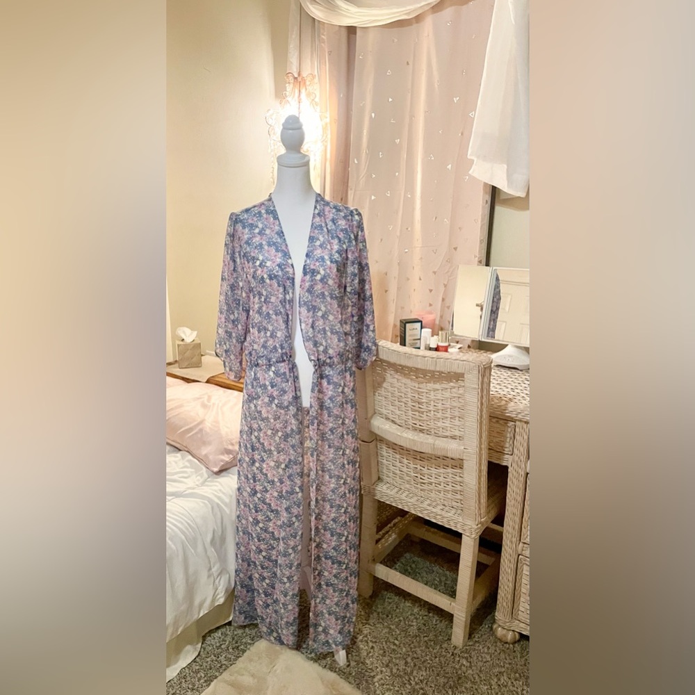 Vince Camuto- Floral Print Kimono/ Duster (Long)- Size: M